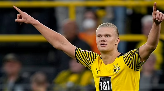 边路传中应 边路传中应